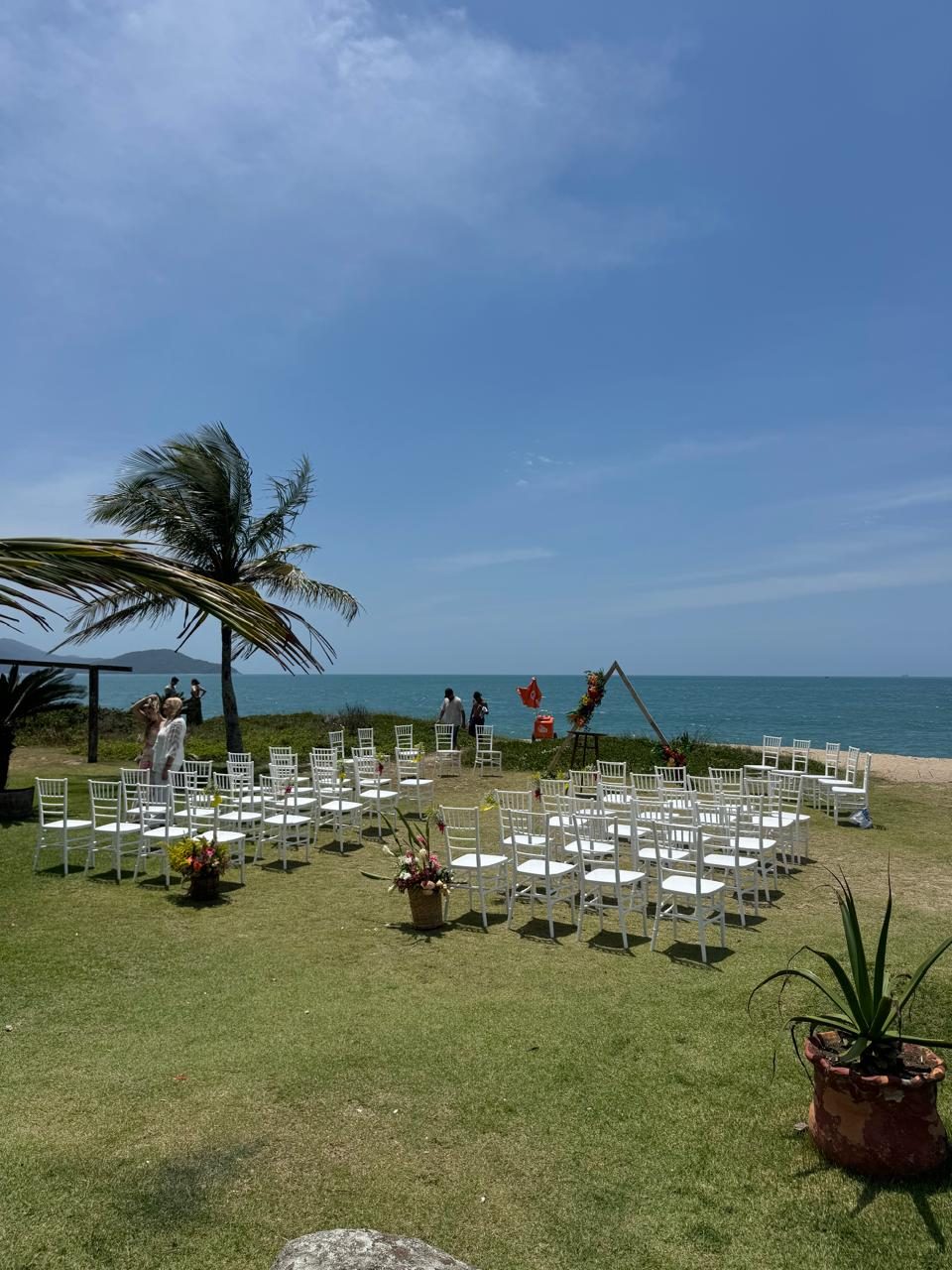 Cerimônia à beira-mar na Pa'ra Oka